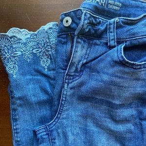 Vanilla Star Mid-Rise Skinny